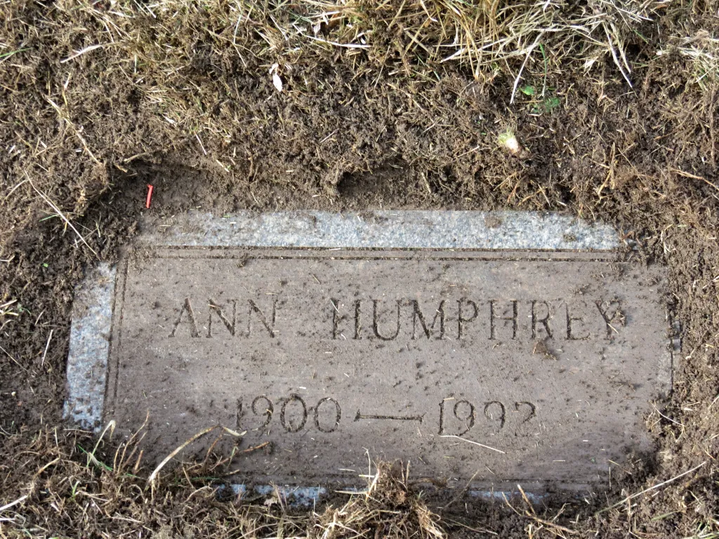 Fall afternoon at Shady Lane Cemetery